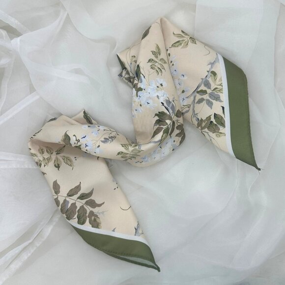 ✨New Elegant Bandana Square Scarf Silky Soft Satin Green Floral Nature Print✨ - Picture 2 of 5